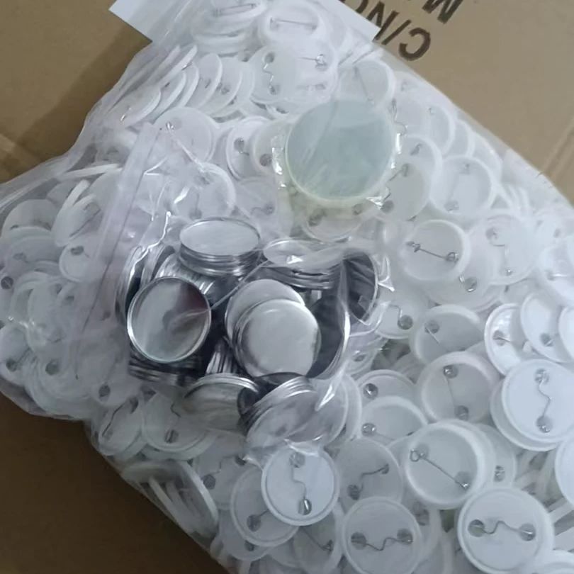 200 set di materiali grezzi pe - Button Badge Blank recensione e prezzo